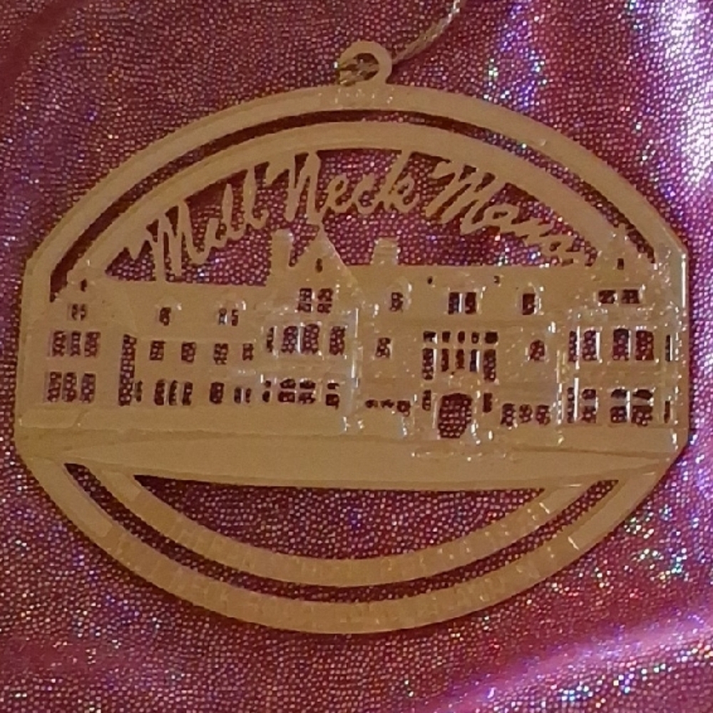 Elegant Gold Holiday Ornament
